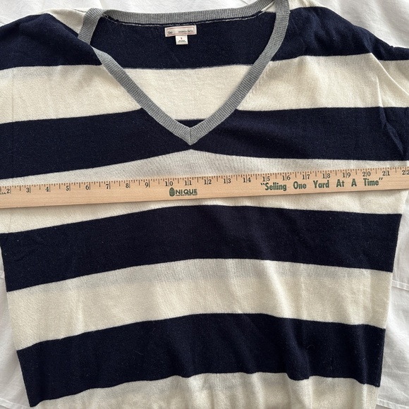 Short Sleeve Striped Sweater S - Picture 6 of 7